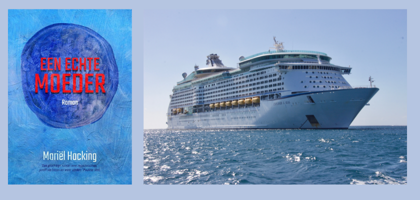 Een echte moeder speelt op een cruiseboot