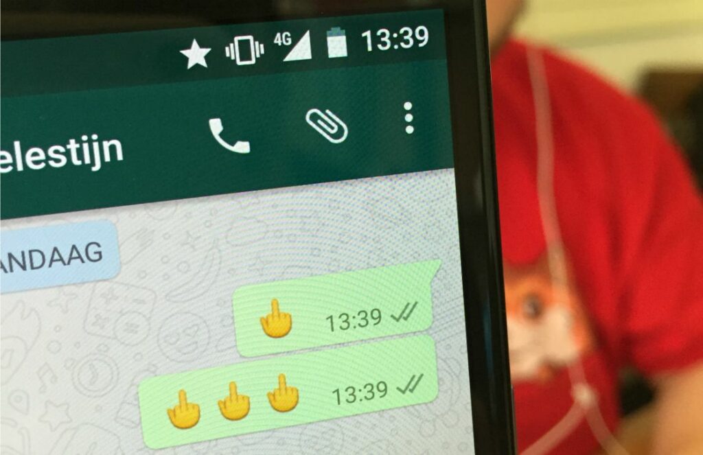 Emoji's opgestoken middelvinger